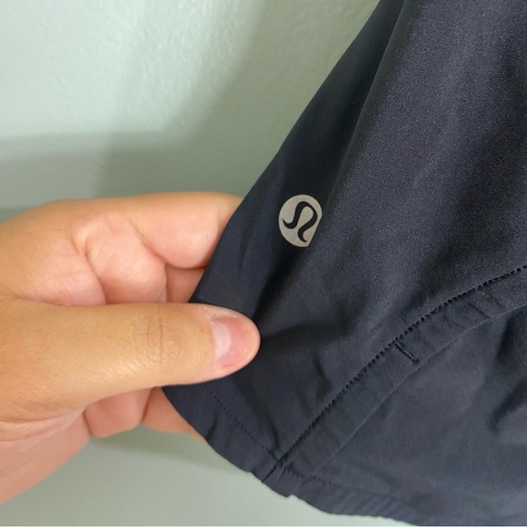 Lululemon Run Times Short Sz 4 Black 4” - Picture 4 of 4